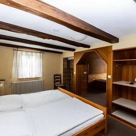 Hotel Gaestehaus In Der Brueckenstrasse Jagsthausen