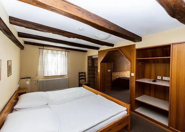 Hotel Gaestehaus In Der Brueckenstrasse Jagsthausen