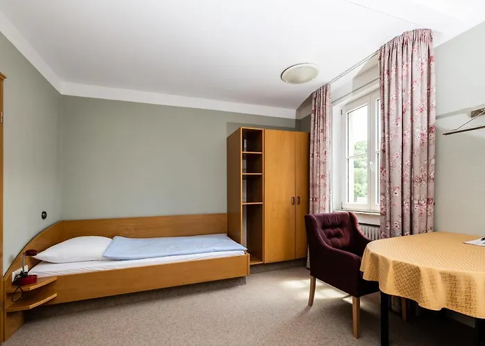 Hotel Gaestehaus In Der Brueckenstrasse Jagsthausen